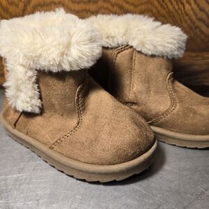 Wonder Nation Tan Kids Boots with Faux Fur